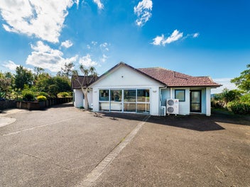 Country 2 Hectare Lifestyle with City Convenience