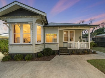 **FINAL WEEK**HOT 1920s Character Classic!