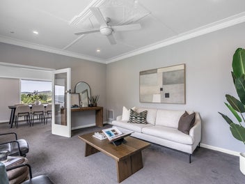 Views, Versatility & Garaging Galore!