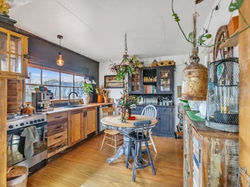 A Creative Coastal Hideaway with Soul