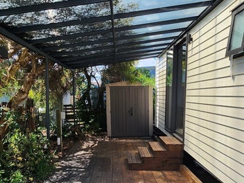 Simplify and breathe by the beach