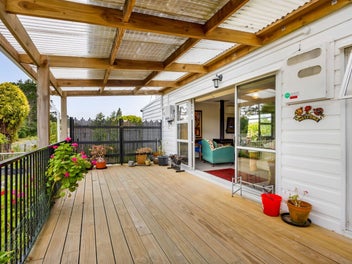 Country Charm Meets Self-Sufficient Living