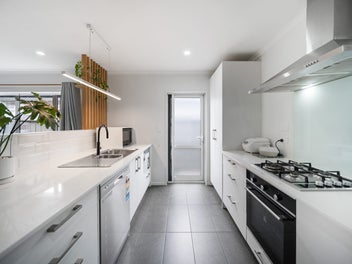 Modern Freehold Home in Kauri School Zone