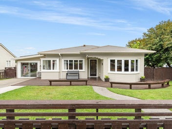 Smart Family Home with Solar & Space