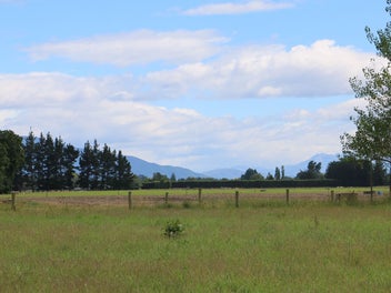 Lifestyle, Location and Views - Don't Miss Out!