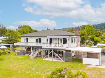 Elevated, Spacious Home Looking For a New Owner!