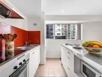 Modern City Apartment with Carpark & Facilities