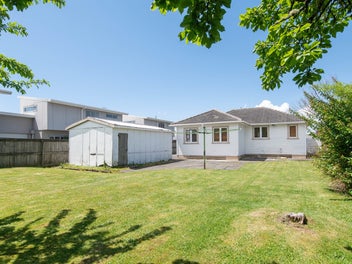 HOUSE FOR REMOVAL - OFFERS