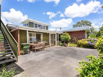 STRIP ME DOWN AND DO ME UP