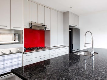 Modern Whakatane Home Near Town