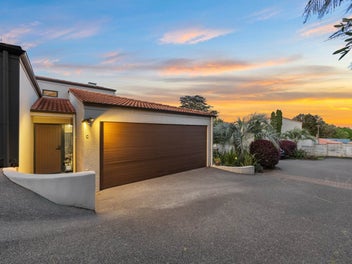 WESTLAKE ZONE WITH RESORT LIVING INCLUDED!