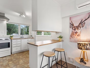 Motivated Overseas Vendors – Must Be Sold!