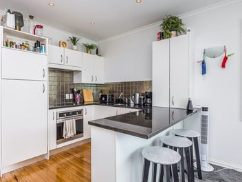 BEST Deal on the Wharf - Carpark Included!