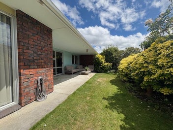 Sunny, easy care home in popular Allenton