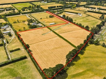 Prime secluded stand alone 4 hectare lot