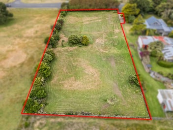 A 5001m2 Flat Block Close To Town!