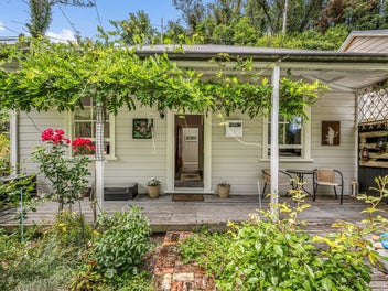 History With Charm & Versatility