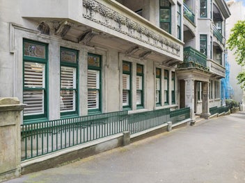 Courtville: Edwardian Character, Contemporary Chic