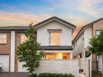 2 Level Duplex - Effortless Contemporary Living