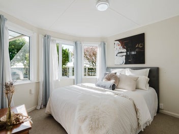 Five Bedrooms, Zero Body Corp