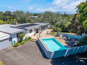 LIVE LARGE, LAUGH LOUD & LOVE THE COAST!