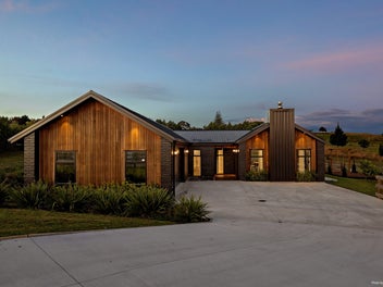 HUGE PRICE REDUCTION - BE QUICK!