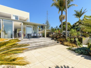 Haven of tranquility on harbour’s edge