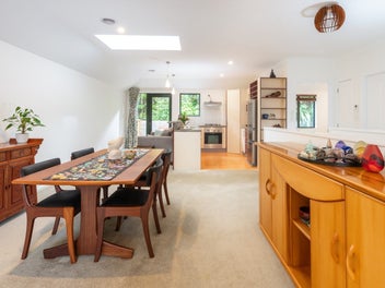 BEAUTIFUL MODERN 3-BEDROOM TOWNHOUSE IN KARORI