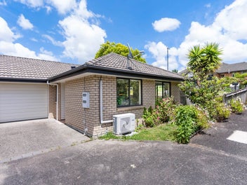 A Cherished Retreat in Sought-After cul-de-sac