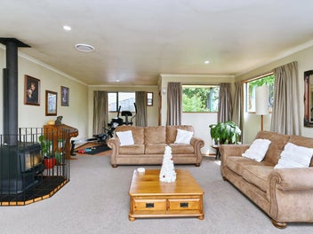 * UNDER OFFER * A Great Family Home