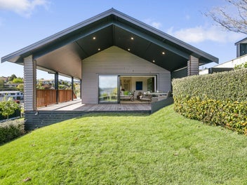 Dual Dwelling Lake View Estate