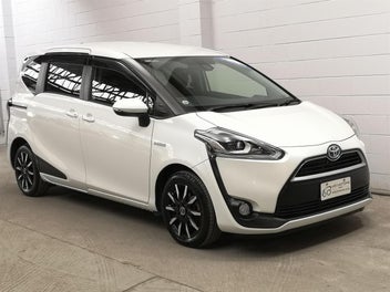 2018 Toyota Sienta G leather Pack, 7 seaterCamc...