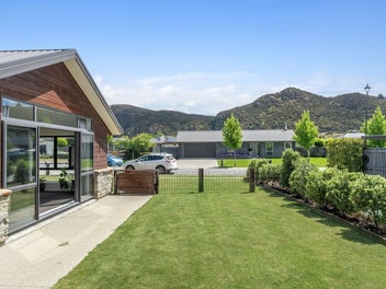 Big Space. Zero Compromise. Albert Town.