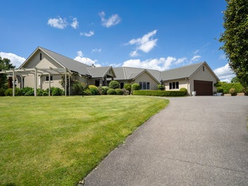 New Price - Stylish Lifestyle Near Cambridge