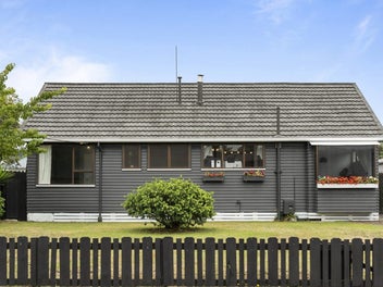 Refreshed, Spacious and Ready to be Sold