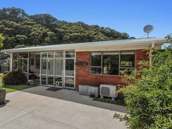 Easy Living in a Quiet Cul-de-Sac