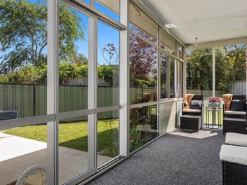 Easy Living in a Quiet Cul-de-Sac