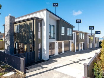 Coastal Elegance in Sought-After Old Torbay