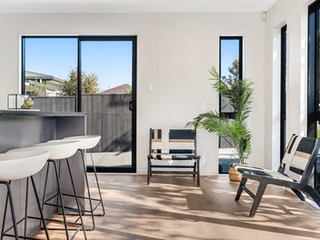 Coastal Elegance in Sought-After Old Torbay