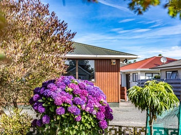 Charming Cedar Court Townhouse