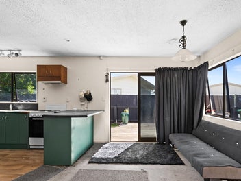 Blank canvas - ready to be sold - make me yours!