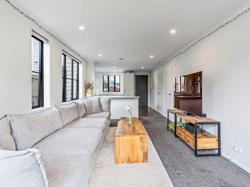 Prime Location, Spacious Home, Zoned for Kauri...