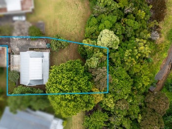 Colonial Charmer with Brand New Interiors!