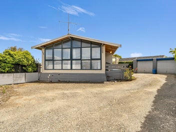 Unique, Warmth & Location!