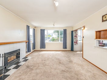 Kowhai trifecta! Views, solid, potential