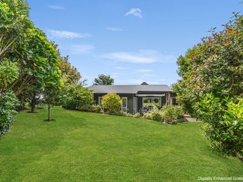 This Coromandel Paradise Is Waiting!