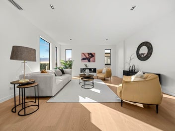 Rare Luxury New Residence in Oteha