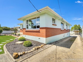 Beautifully Upgraded in Desirable Weston