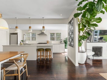 Sun, Style & Serenity