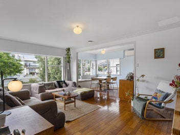 Classic West Auckland Kiwi Living